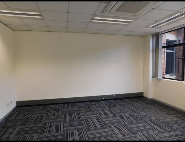 167M² OFFICE TO LET IN PARKTOWN